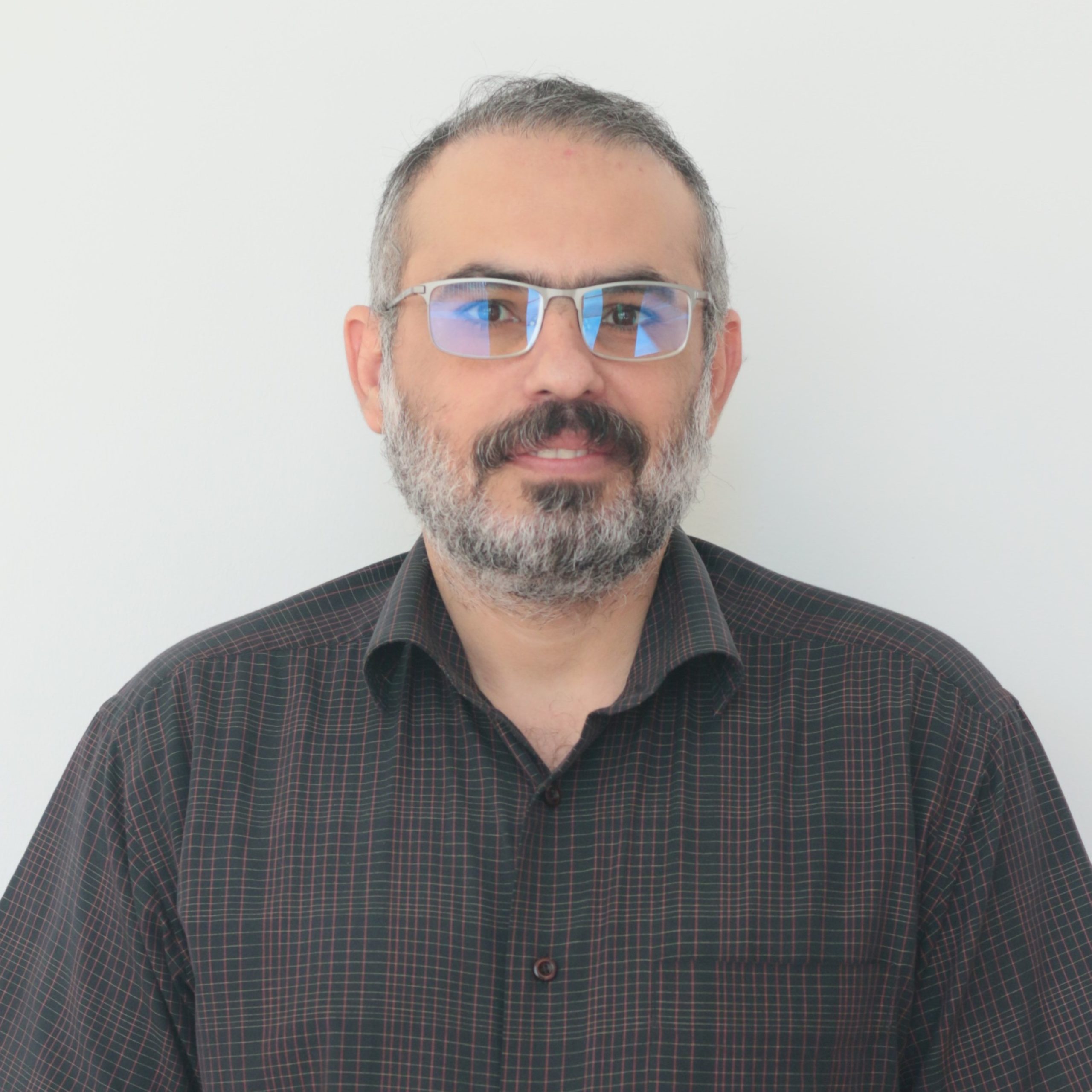 Dr. Mehdi Kamra 